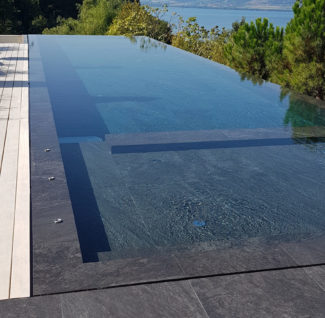 Inspirations de piscine miroir à débordement sur le lac de Neuchâtel Nicollier