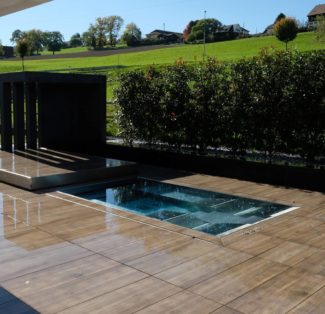 Une terrasse coulissante pour un spa Nicollier