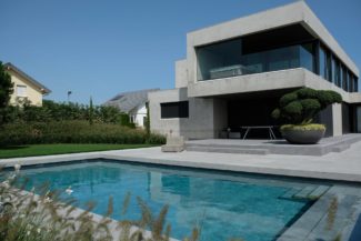 Une piscine familiale à skimmer Nicollier