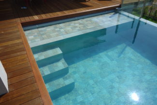 Nicollier revêtement piscine carrelage pierre naturelle mosaïque