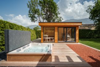 Sauna en extérieur avec coin détente
