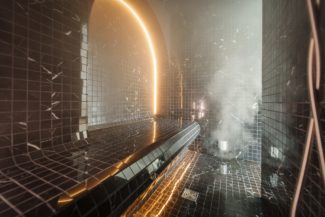 Hammam en mosaïque de couleur foncée
